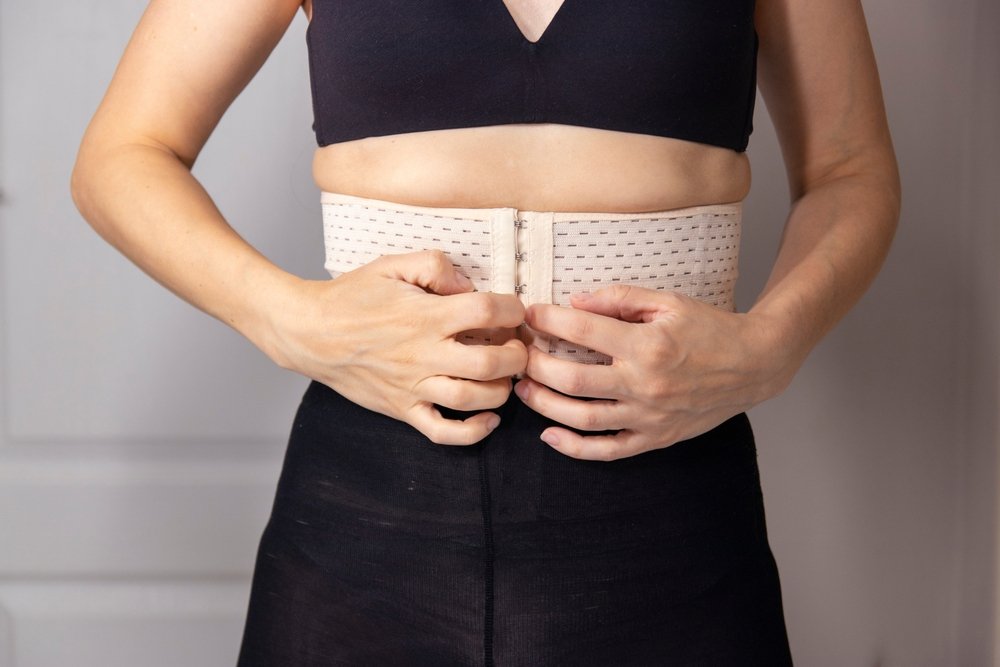 Features to Consider in a Tummy Tuck Faja
